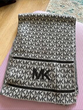 Michael Kors Gray & Black MK Logo Knit Scarf